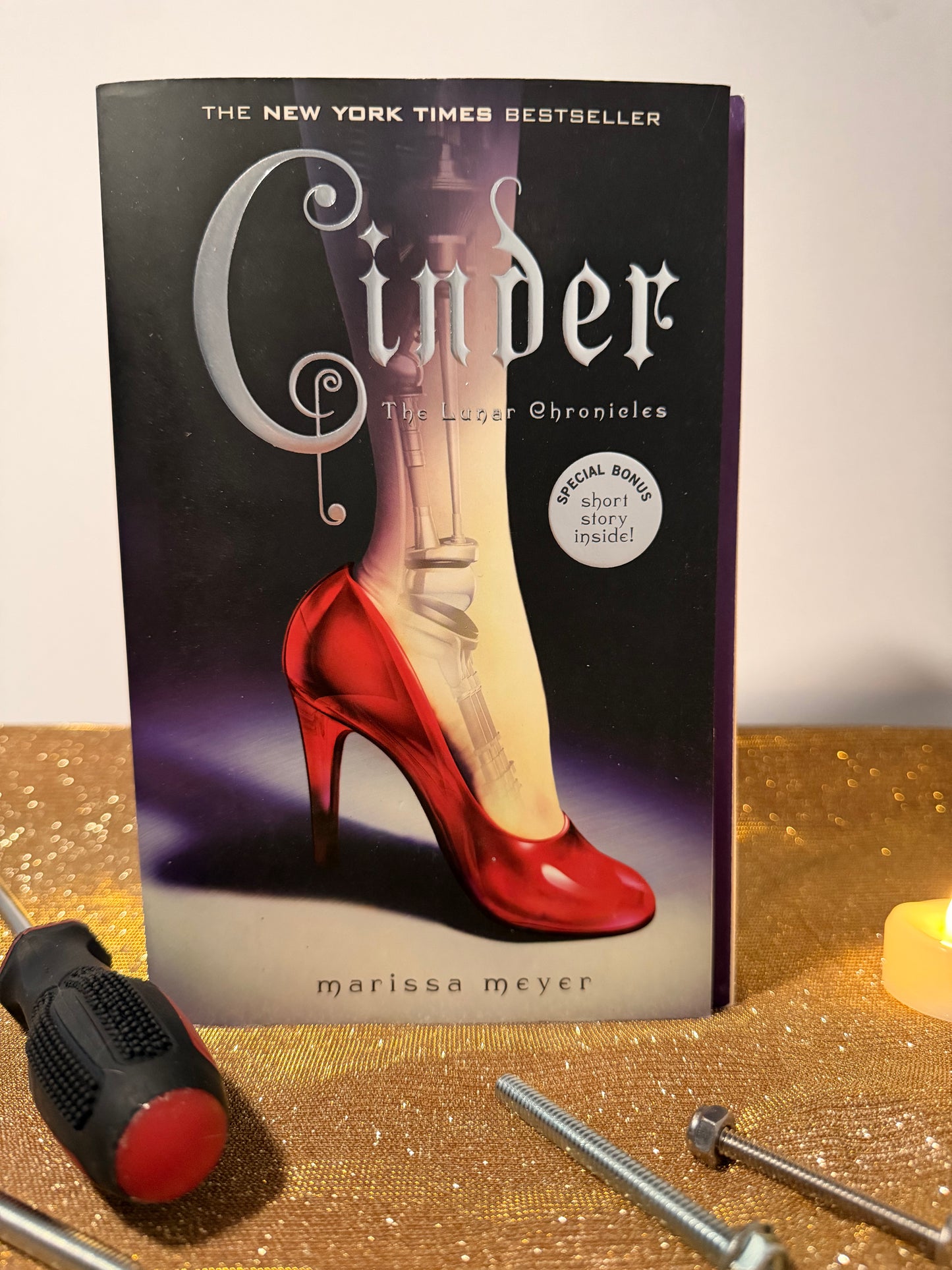 Cinder by Marissa Meyer (Used, Paperback)